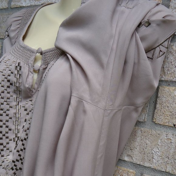 SIZE L. Anthropologie Maeve embroidered dress. - Picture 10 of 16